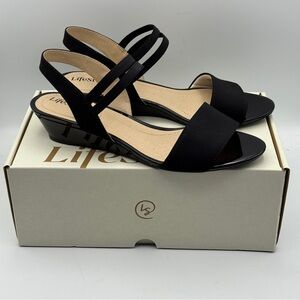 LifeStride Yolo Black Low Heel Sandals 10W